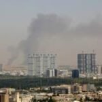 إيران تشن هجمات على قواعد أمريكية في البحرين والأردن والكويت، وواشنطن تواصل ضرباتها